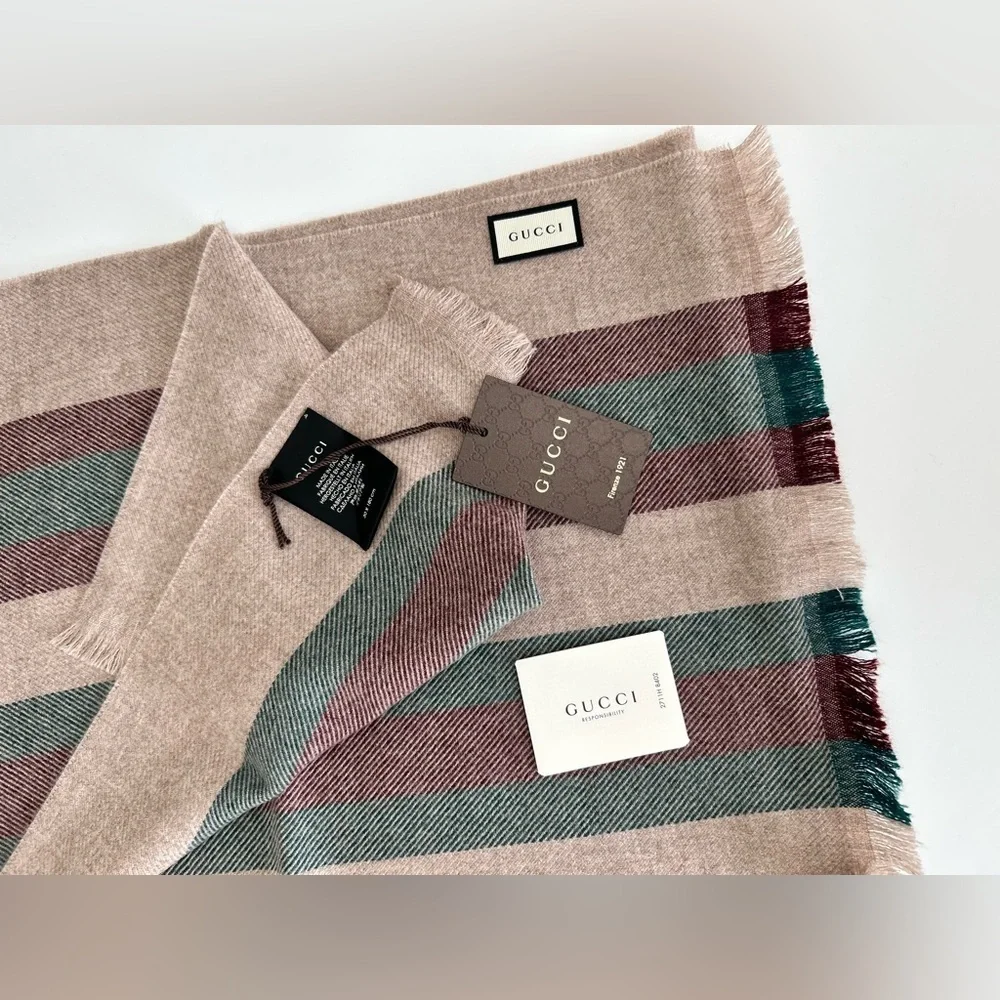 New With Tags Gucci 100% Wool Green Red Brown 387574 Shawl Stall Striped Scarf